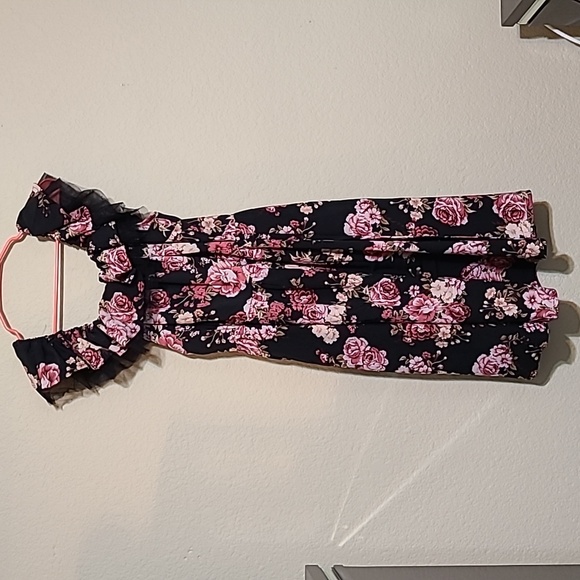 SHEIN Dresses & Skirts - NWOT Off the shoulder floral dress